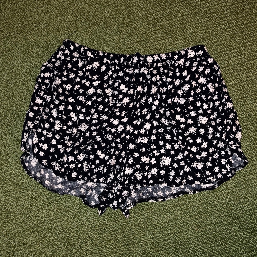 Brandy Melville fabric shorts
